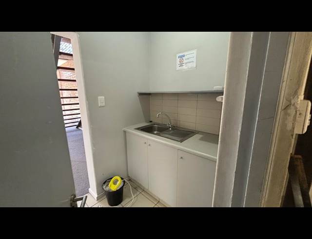 BUSINESS PROPERTY TO RENT IN NORTHGATE ISLAND